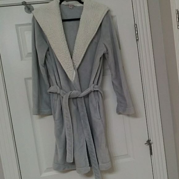 Victoria Secret Robe - Picture 2 of 6